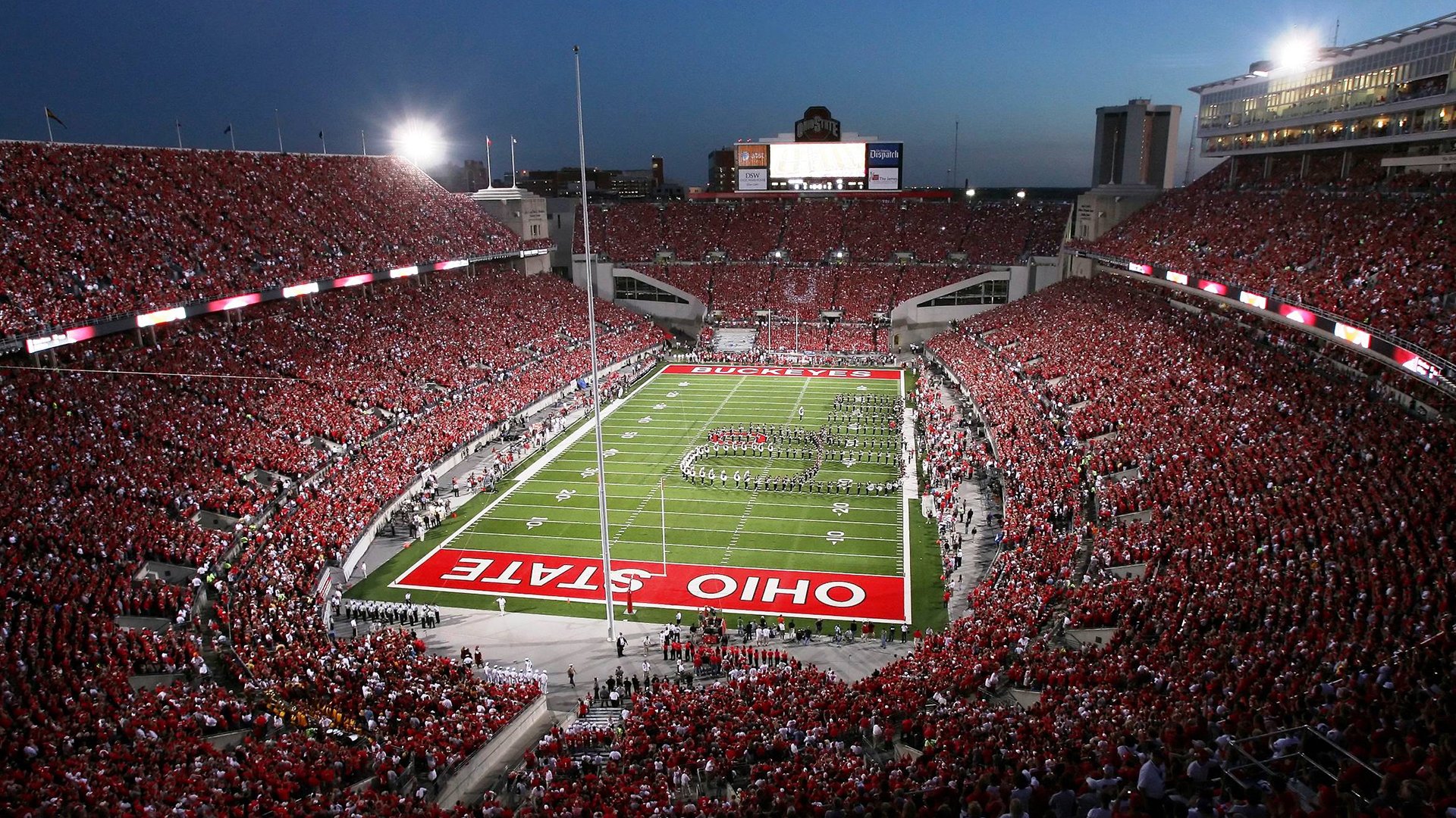 开云官网-美国队赛场表现赢得观众掌声，美国队集锦